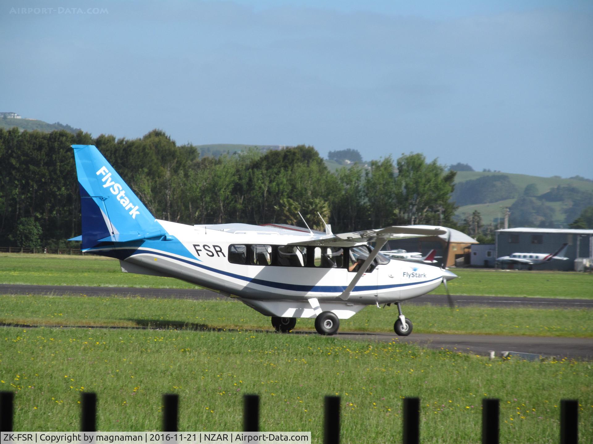 ZK-FSR, Gippsland GA-8 Airvan C/N GA8-06-099, taxying out for flight
