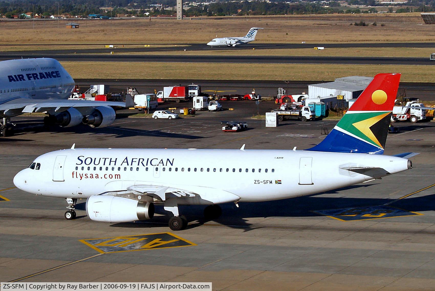 ZS-SFM, 2005 Airbus A319-131 C/N 2469, Airbus A319-131 [2469] (South African Airways) Johannesburg Int~ZS 19/09/2006