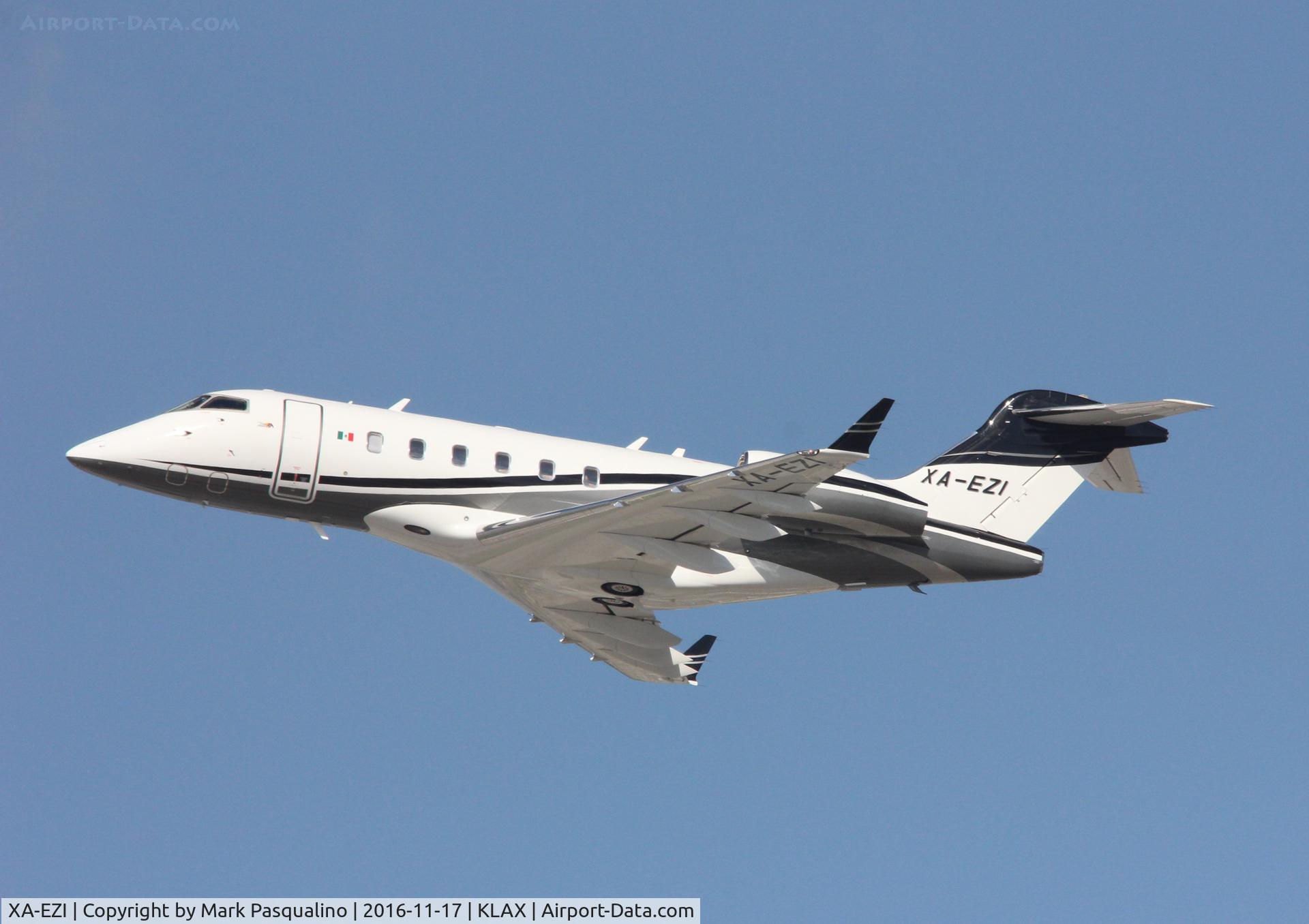 XA-EZI, 2012 Bombardier Challenger 300 (BD-100-1A10) C/N 20367, Challenger 300