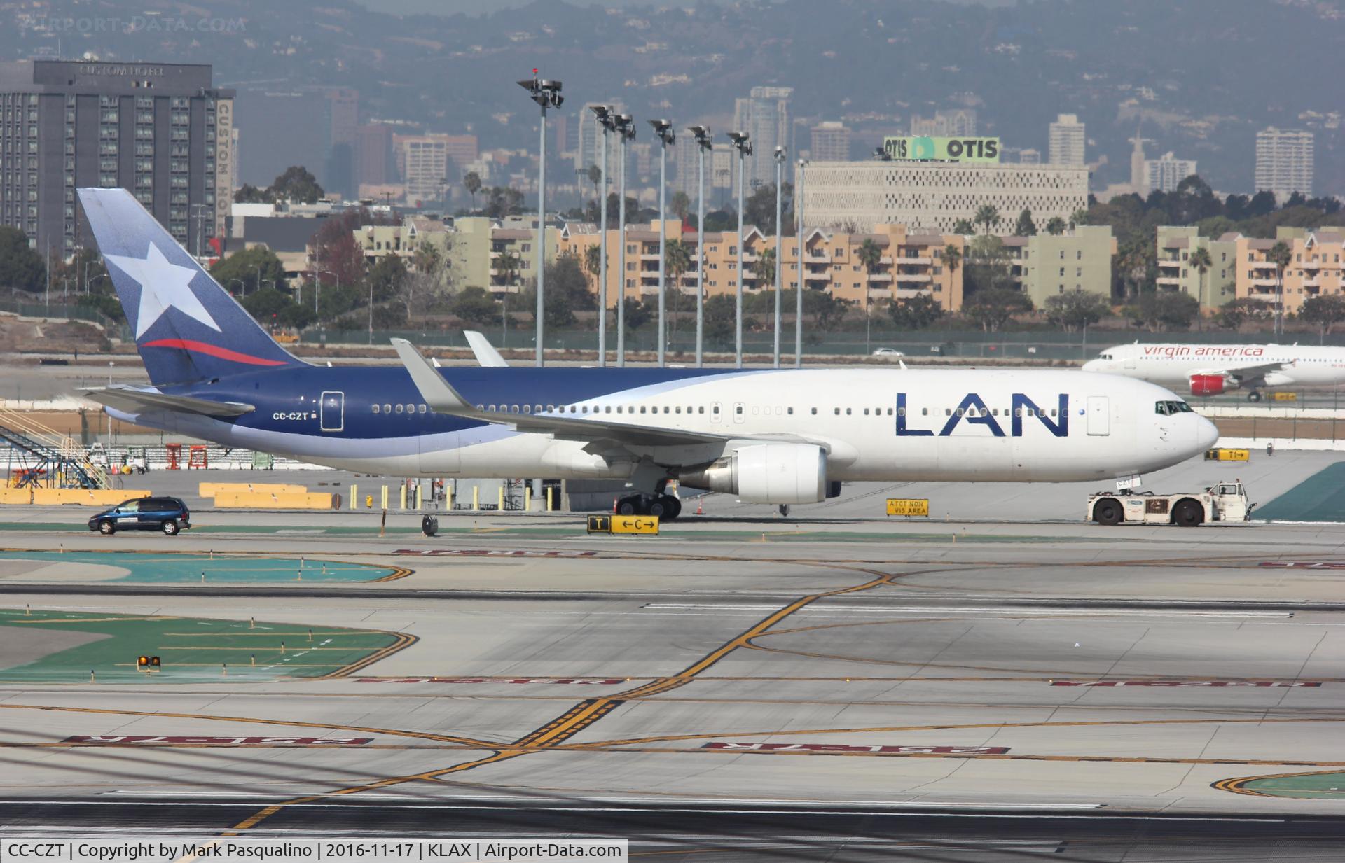 CC-CZT, 1998 Boeing 767-316/ER C/N 29228, Boeing 767-300ER