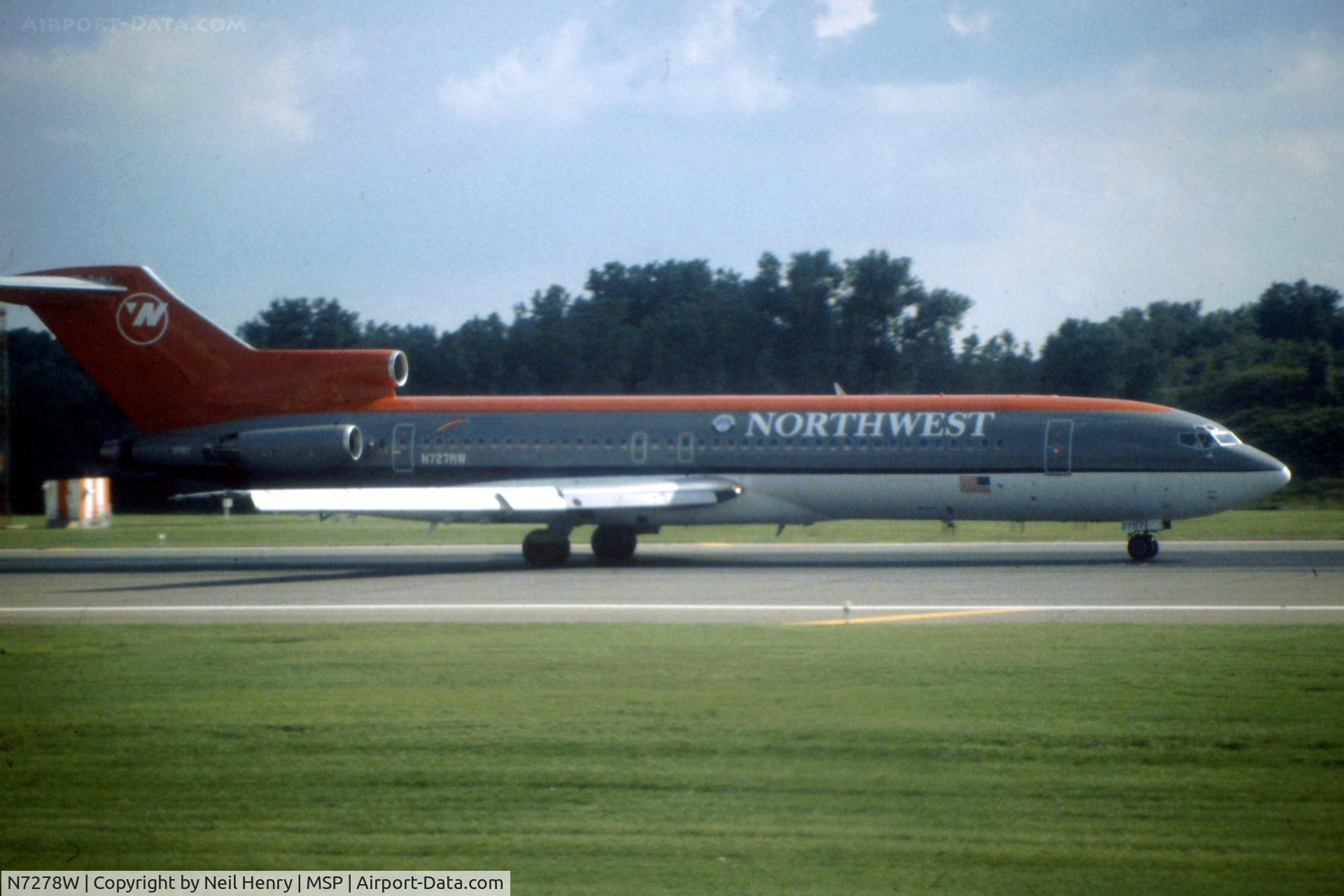 N7278W, Lockheed L1000 Tristar, Scanned from original slide taken from departure area at MSP in early September 1996