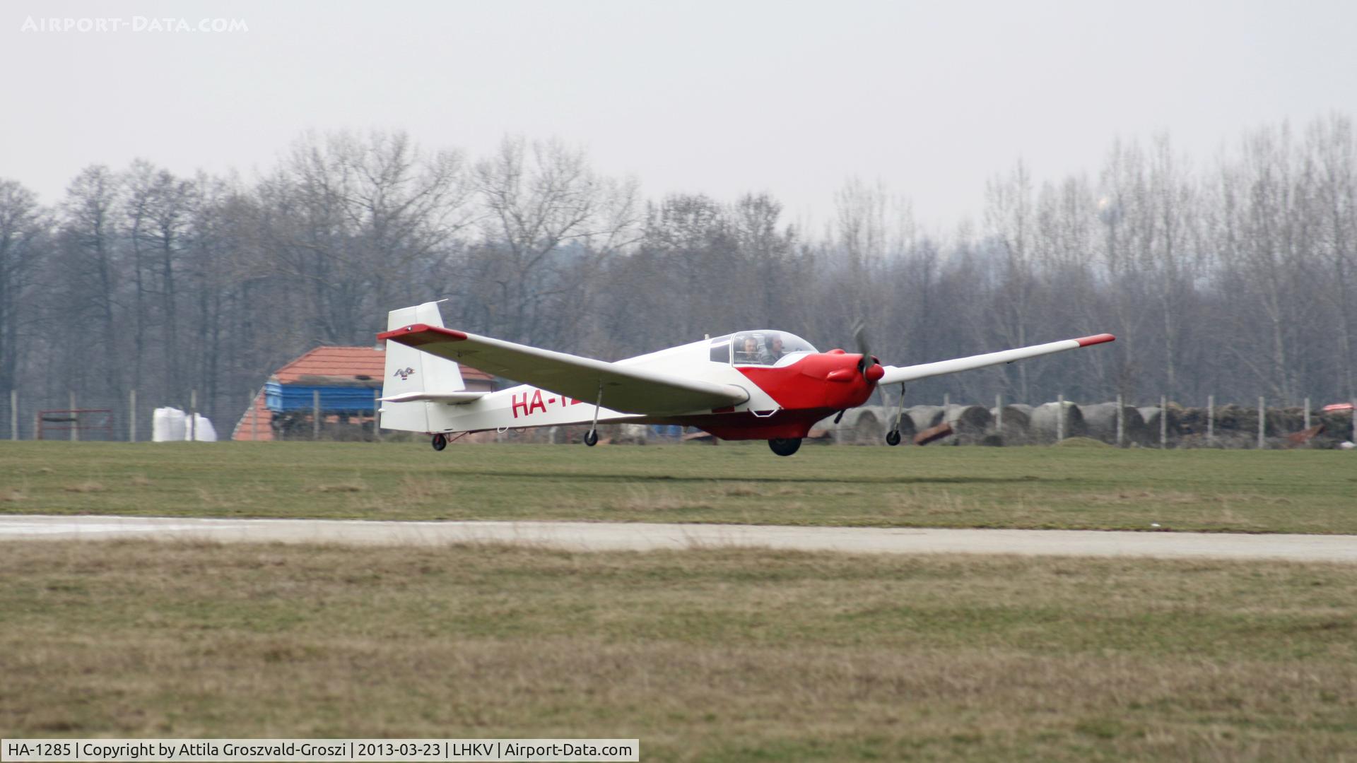 HA-1285, 1972 Scheibe SF-25C Falke 1700 C/N 4227, Kaposújlak Airport, Hungary.