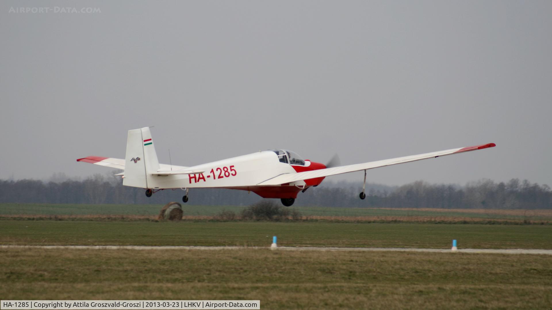 HA-1285, 1972 Scheibe SF-25C Falke 1700 C/N 4227, Kaposújlak Airport, Hungary.