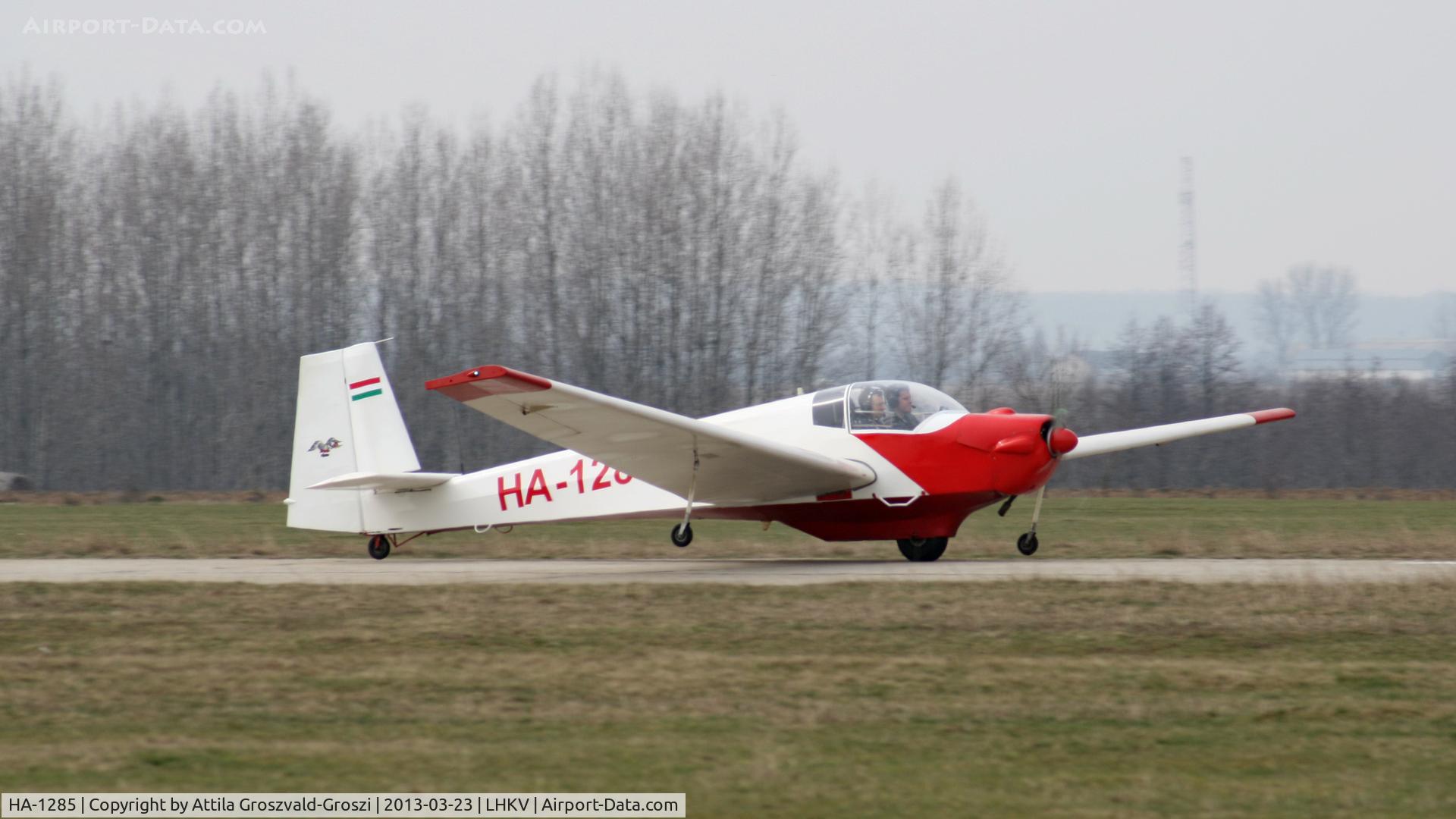 HA-1285, 1972 Scheibe SF-25C Falke 1700 C/N 4227, Kaposújlak Airport, Hungary.