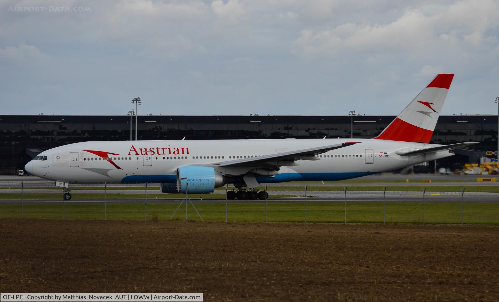 OE-LPE, 1998 Boeing 777-2Q8/ER C/N 27607, AUA 777