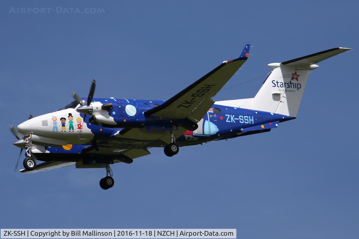 ZK-SSH, Beechcraft 350 Super King Air C/N FL-328, Finals to 02