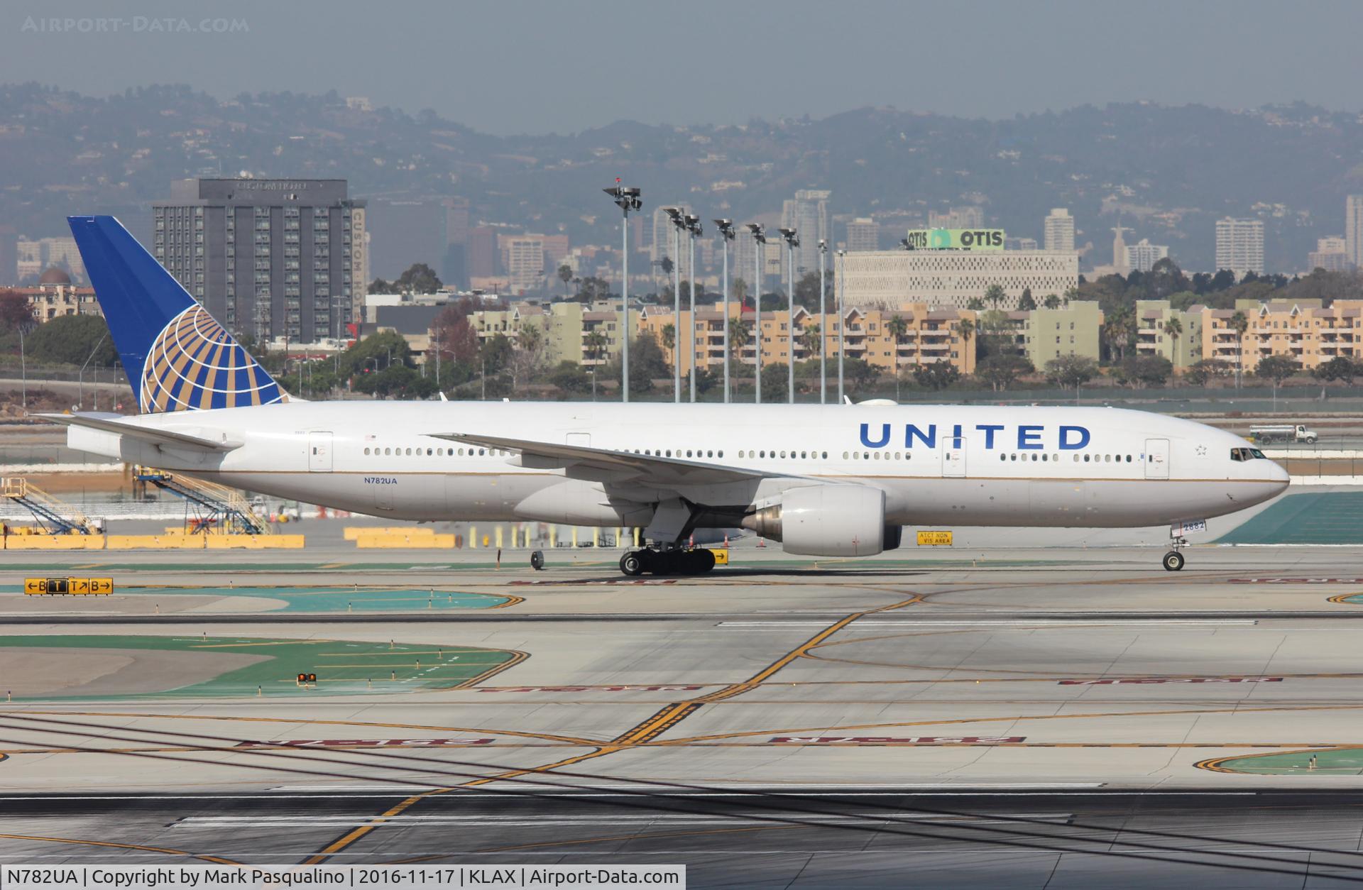 N782UA, 1997 Boeing 777-222 C/N 26948, Boeing 777-200