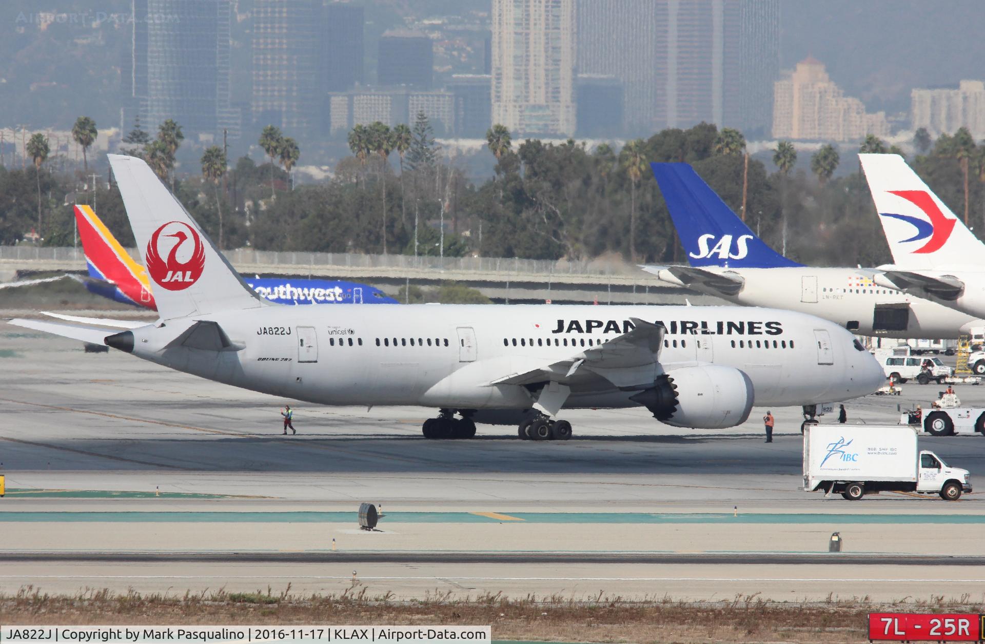 JA822J, 2010 Boeing 787-8 Dreamliner C/N 34832, Boeing 787-8