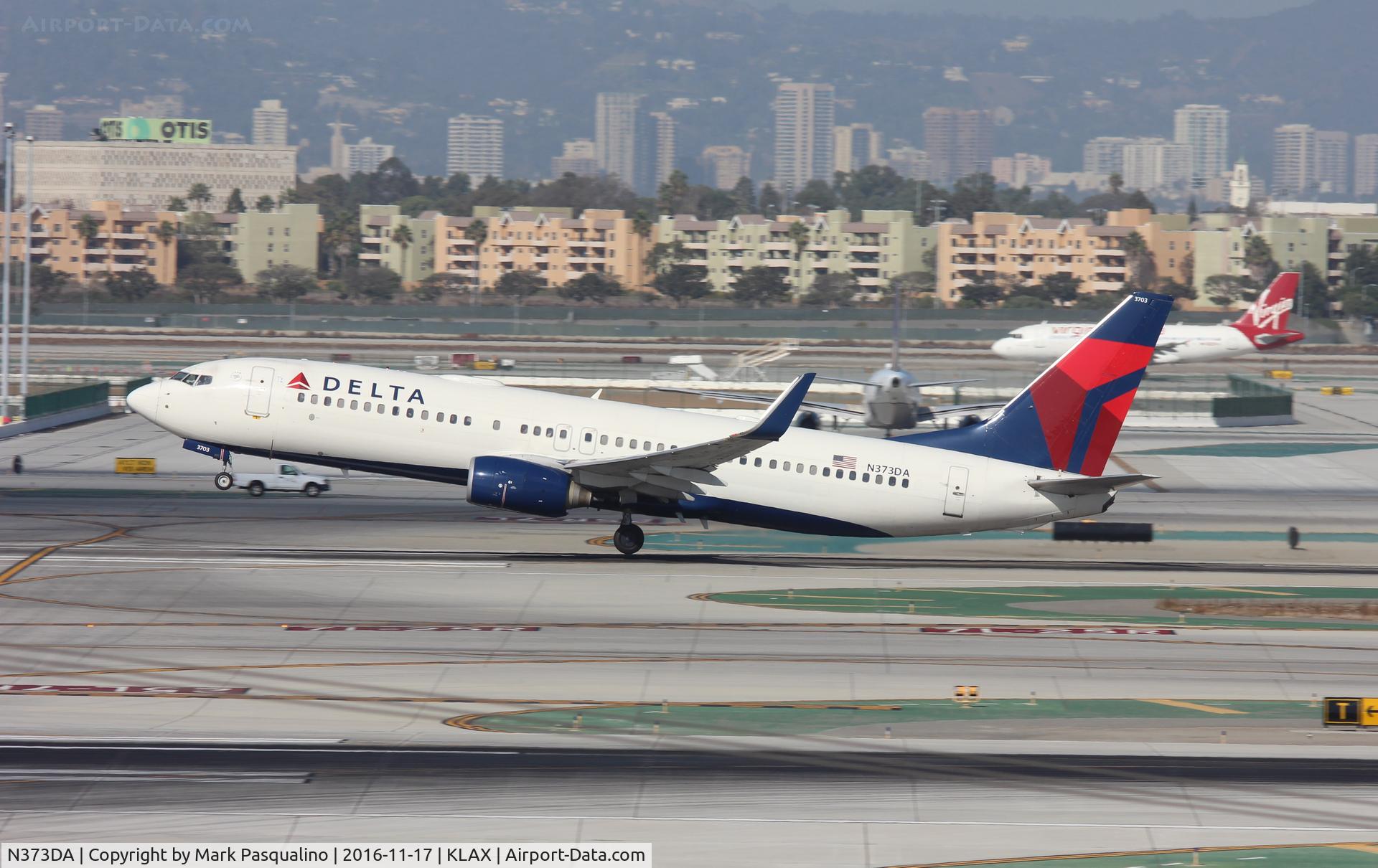 N373DA, 1998 Boeing 737-832 C/N 29621, Boeing 737-800