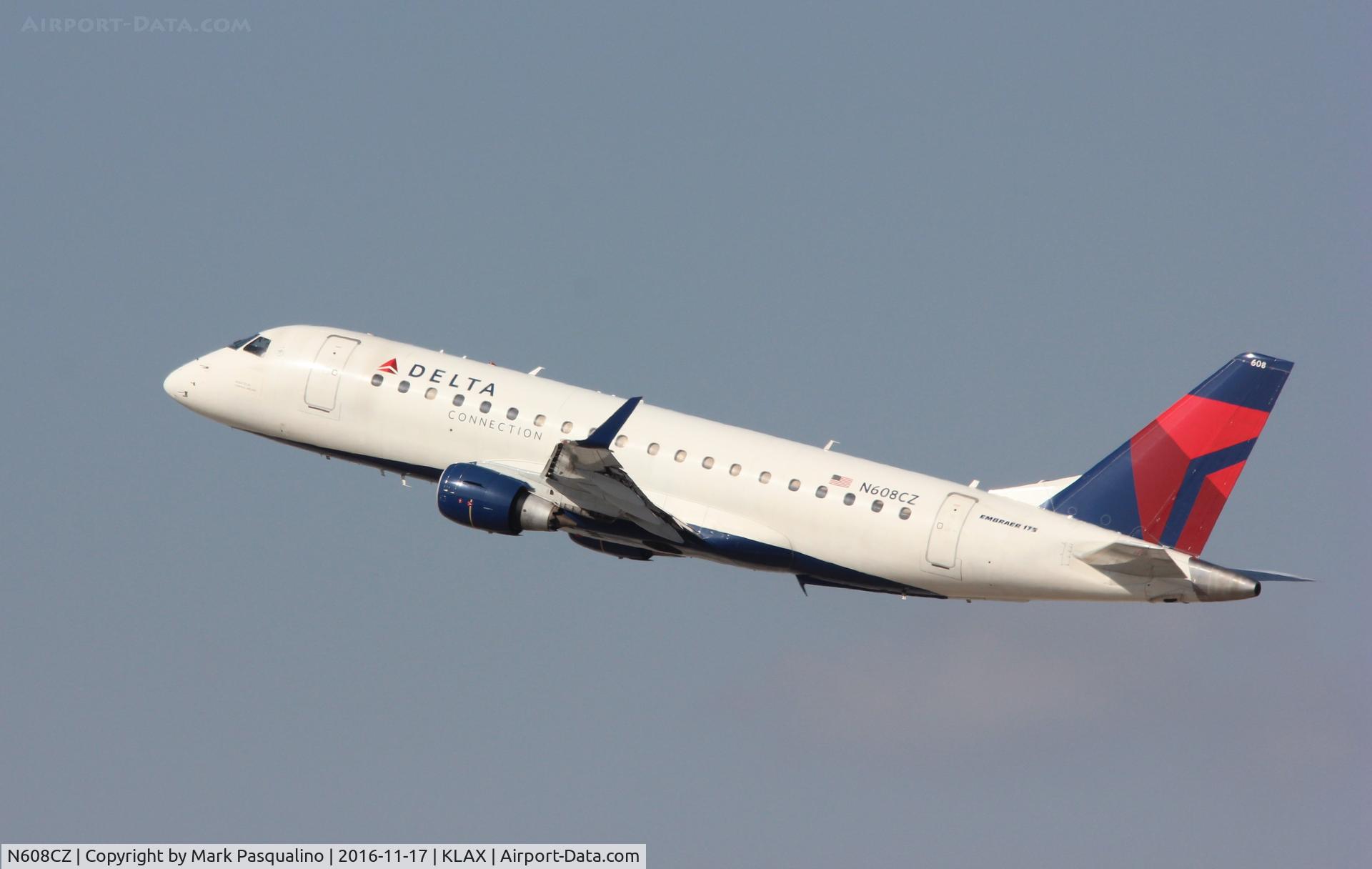 N608CZ, 2007 Embraer 175LR (ERJ-170-200LR) C/N 17000195, ERJ 170-200 LR