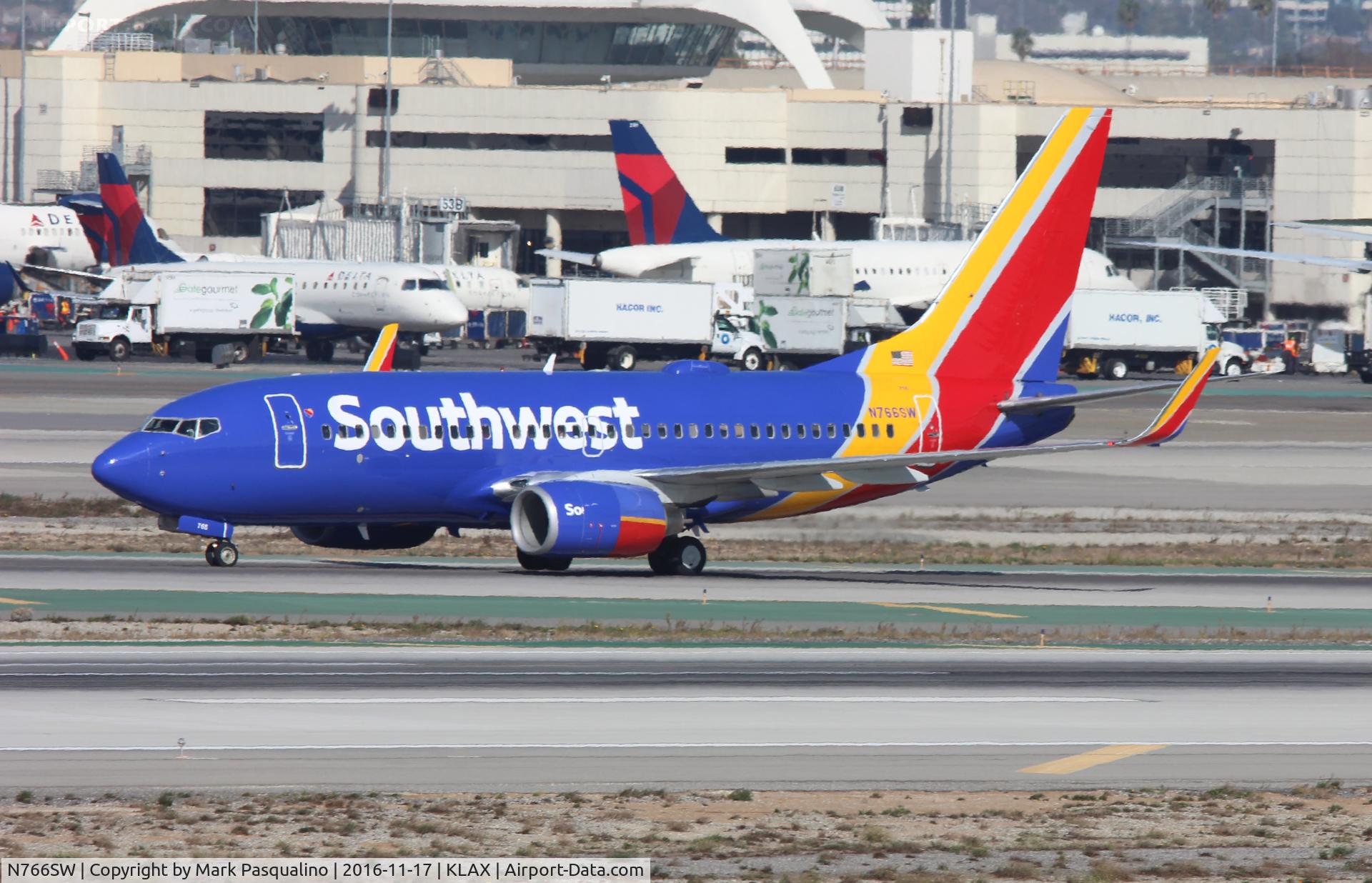 N766SW, 2000 Boeing 737-7H4 C/N 29806, Boeing 737-700