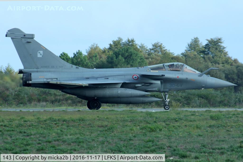143, 2013 Dassault Rafale C C/N 143, Taxiing