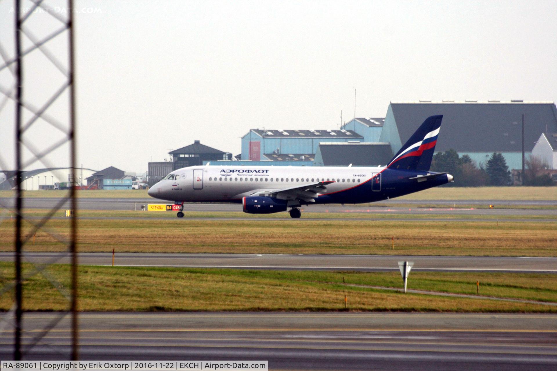 RA-89061, 2015 Sukhoi SuperJet 100-95B C/N 95090, RA-89061 just arrived rw 22;
