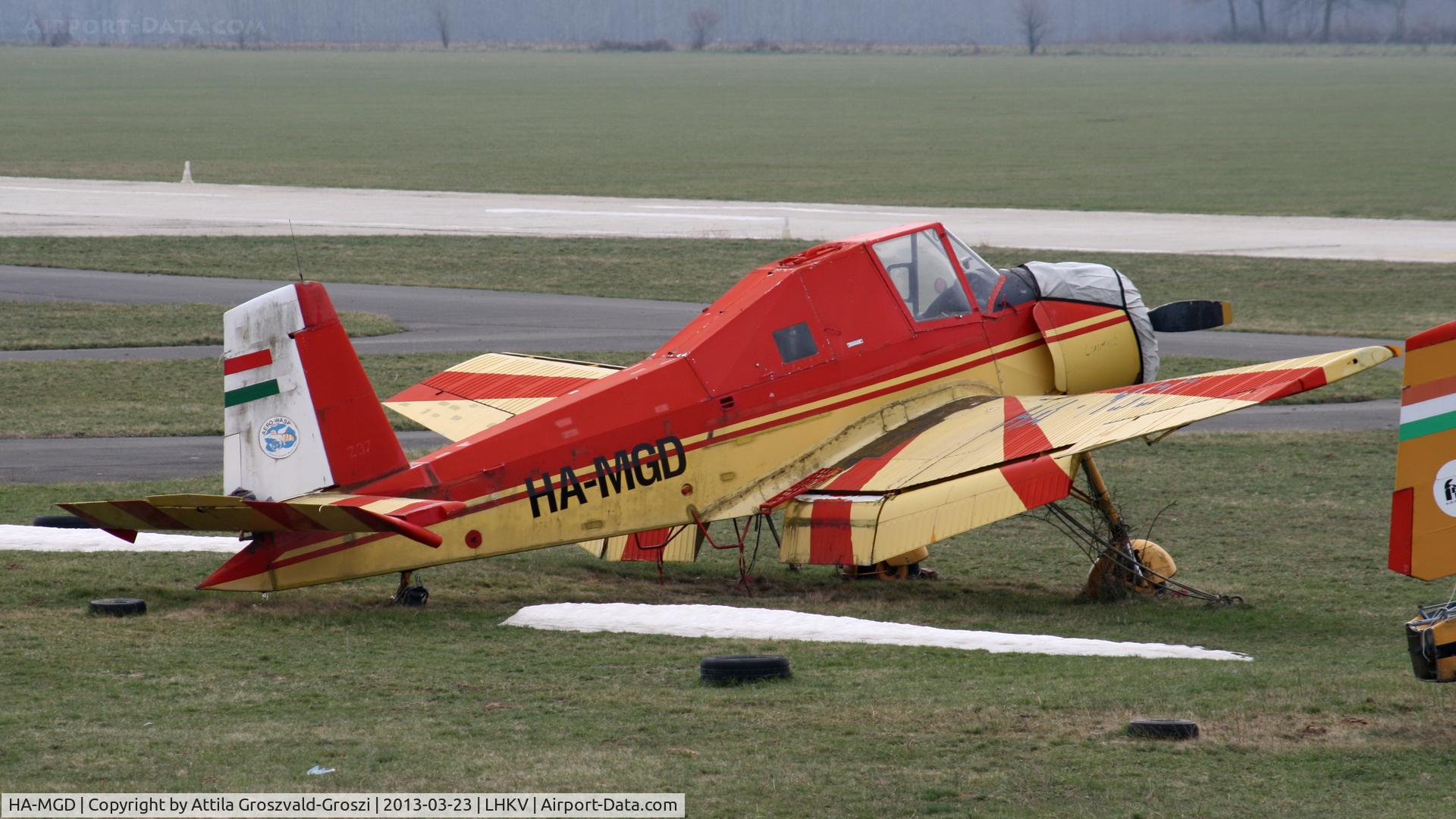 HA-MGD, 1974 Let Z-37A Cmelak C/N 17-19, Kaposújlak Airport, Hungary.