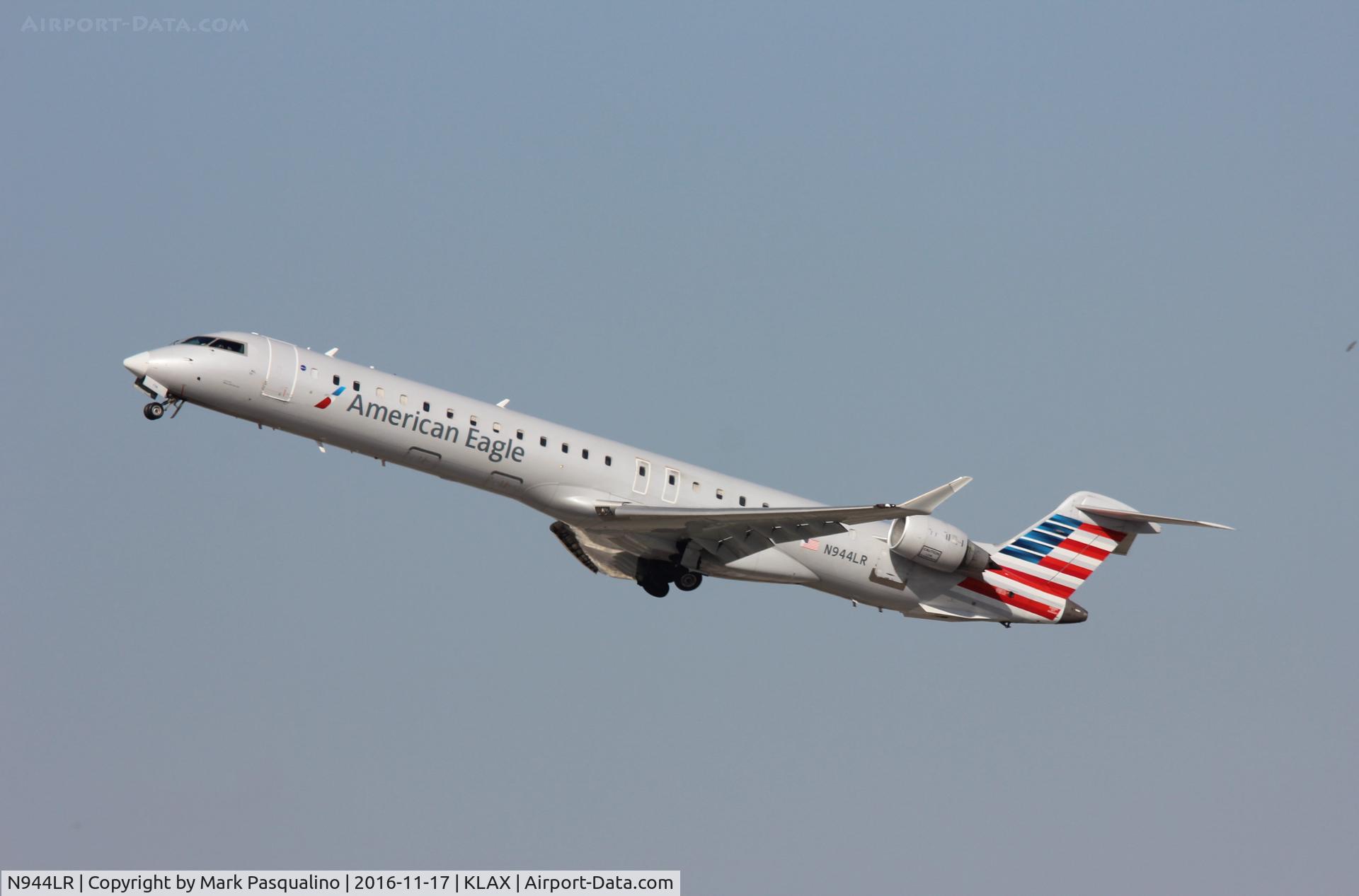 N944LR, 2006 Bombardier CRJ-900ER (CL-600-2D24) C/N 15075, CL600-2D24
