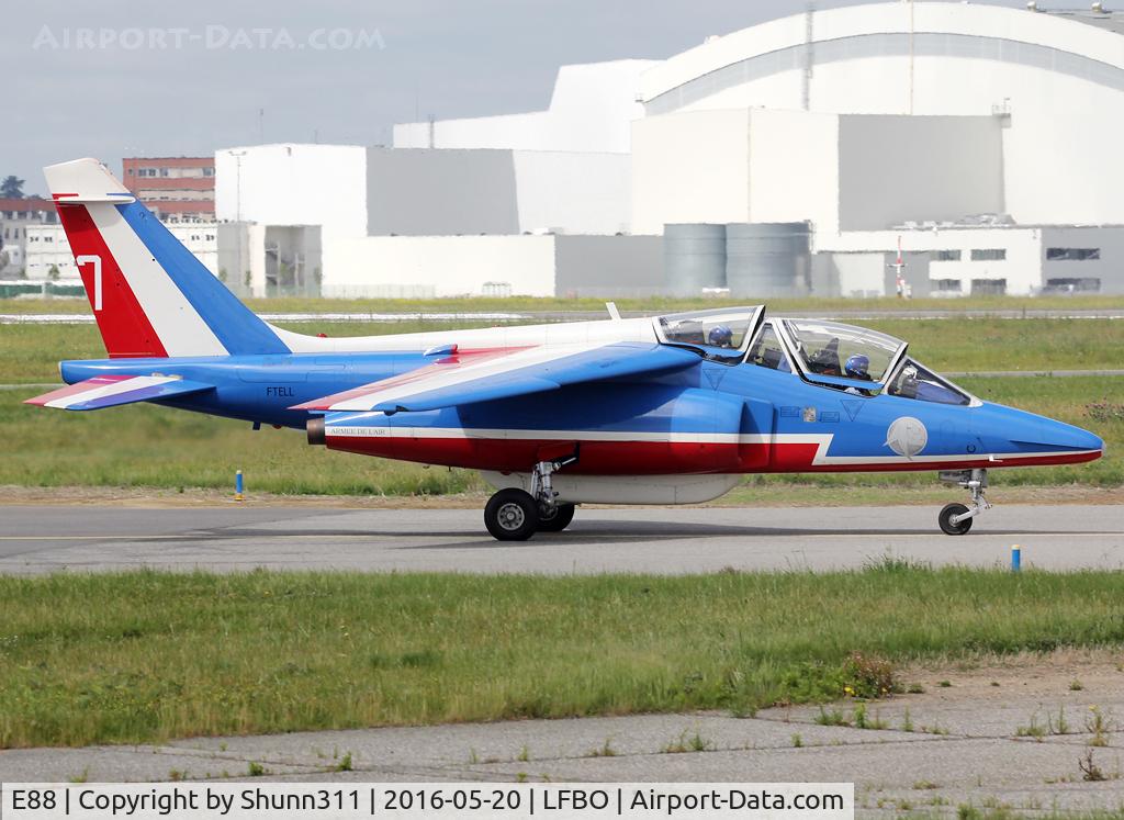 E88, Dassault-Dornier Alpha Jet E C/N E88, Taxiing to his parking...