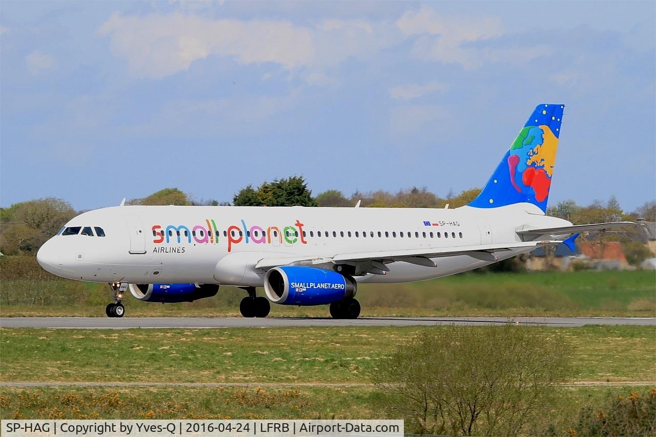 SP-HAG, 2002 Airbus A320-232 C/N 1723, Airbus A320-232, Take off run rwy 25L, Brest-Bretagne airport (LFRB-BES)