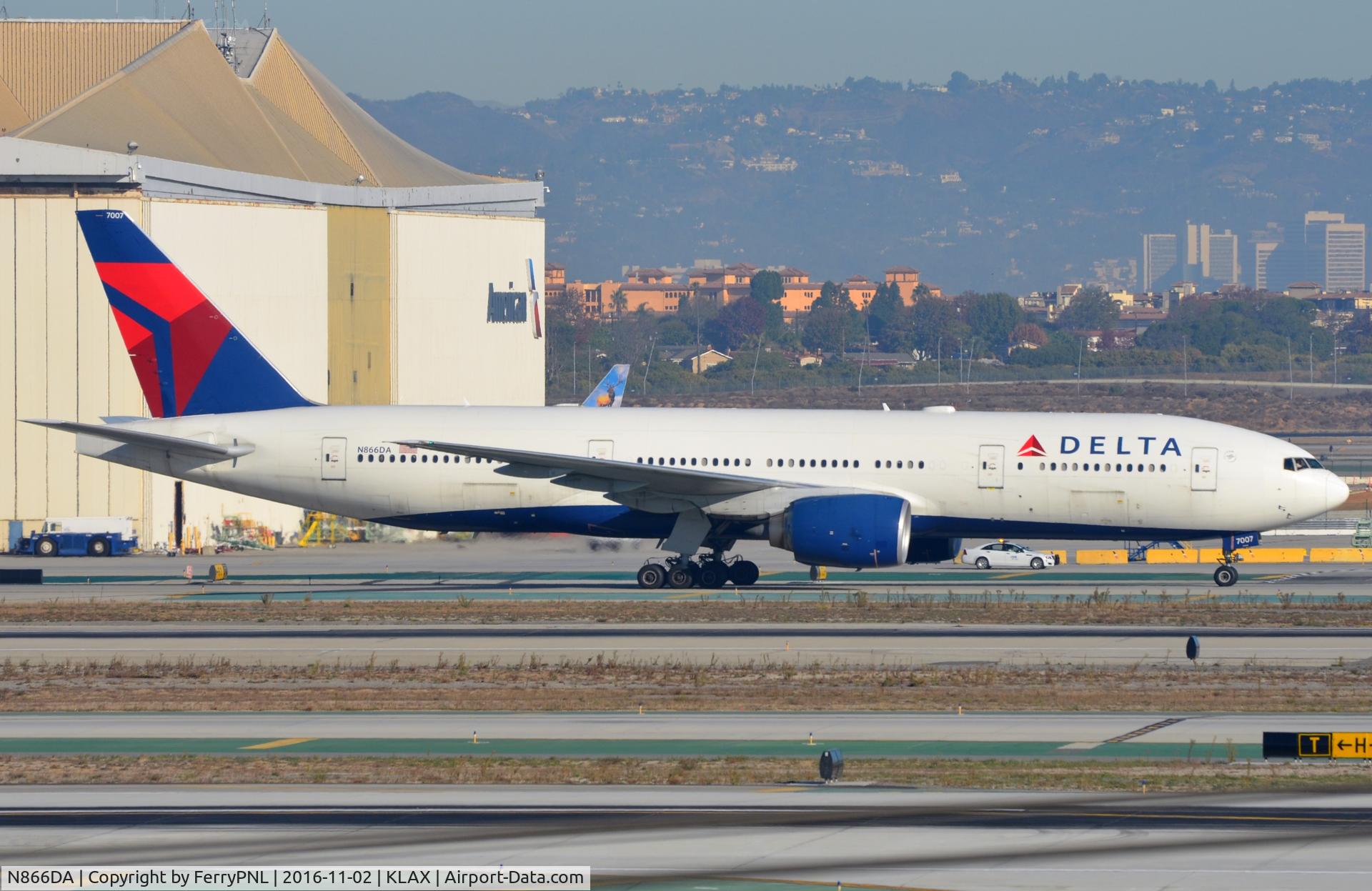 N866DA, 1999 Boeing 777-232ER C/N 29738, Delta B772 taxying in after arrival.