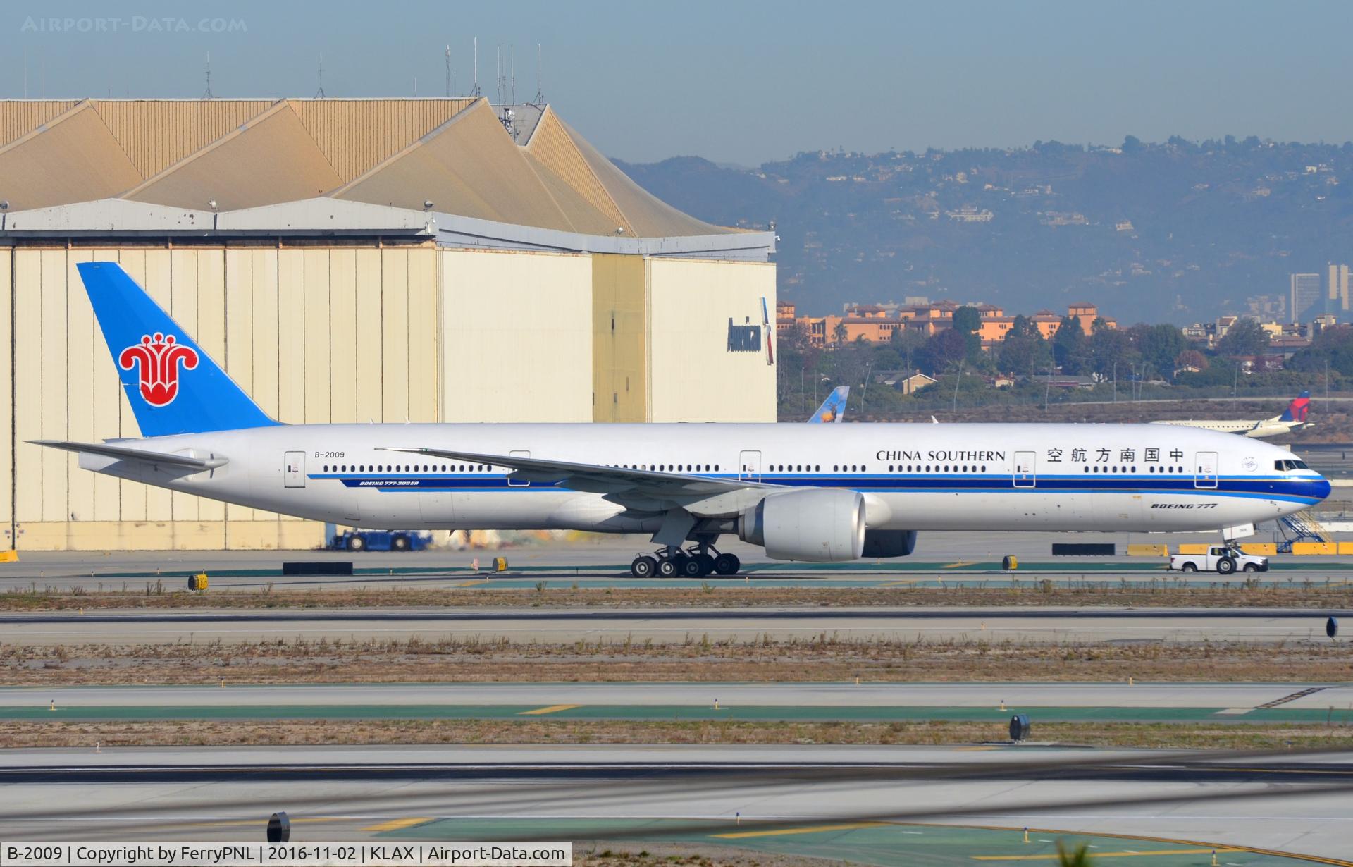 B-2009, 2014 Boeing 777-31B/ER C/N 43223, China Southern B773 arrived in LAX.