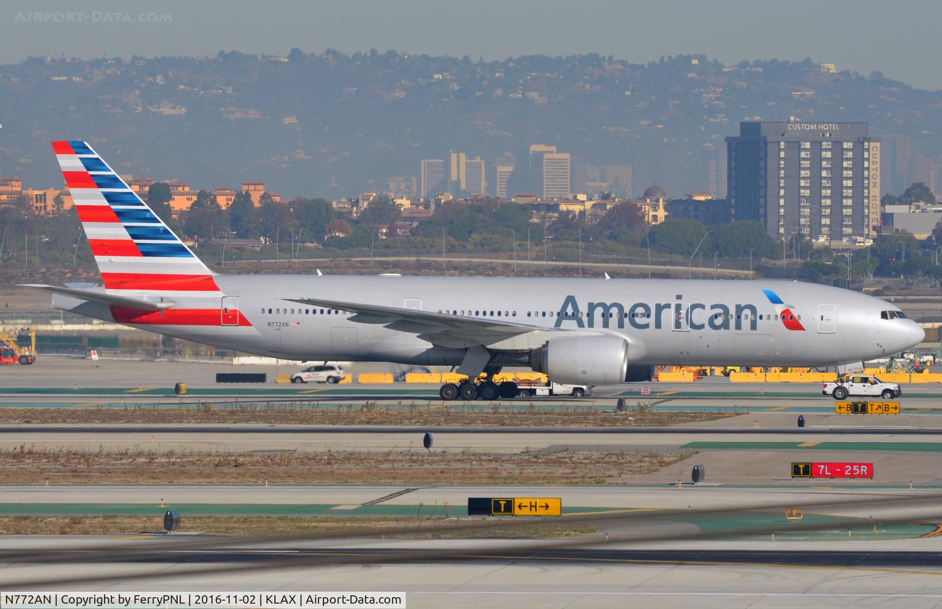 N772AN, 1999 Boeing 777-223 C/N 29580, American B772 taxying.
