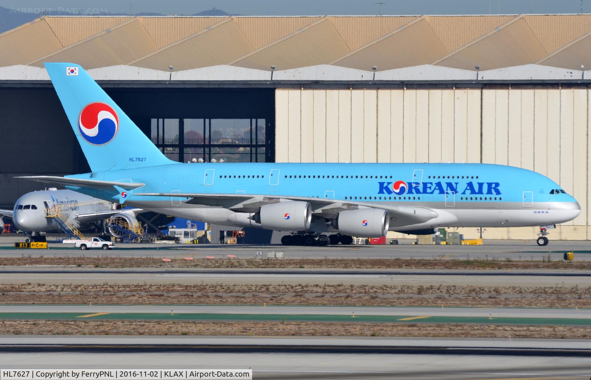 HL7627, 2013 Airbus A380-861 C/N 0130, Korean A388 taxying to its gate.