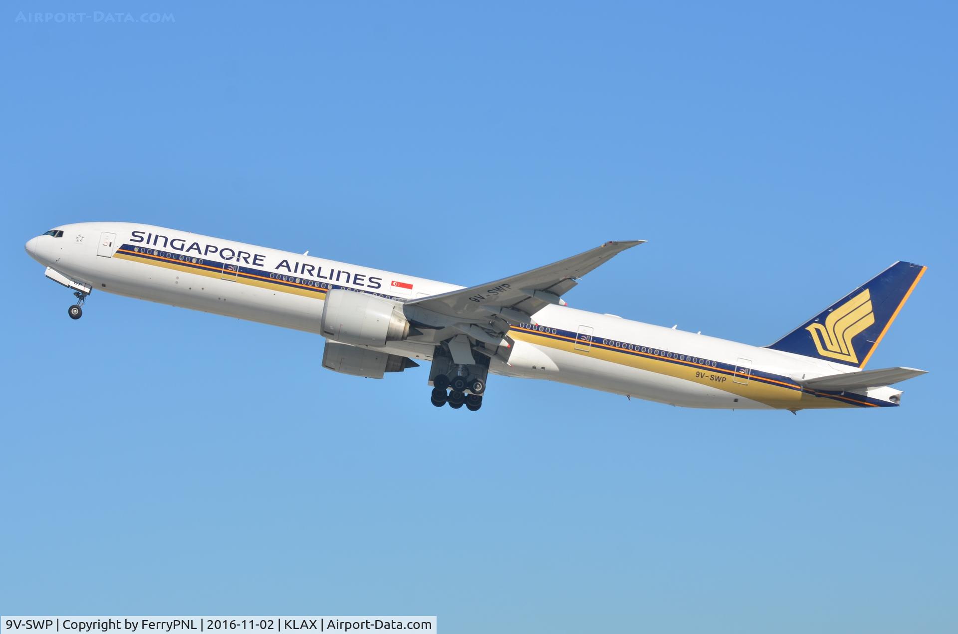 9V-SWP, 2008 Boeing 777-312/ER C/N 34581, Singapore B773 departing.