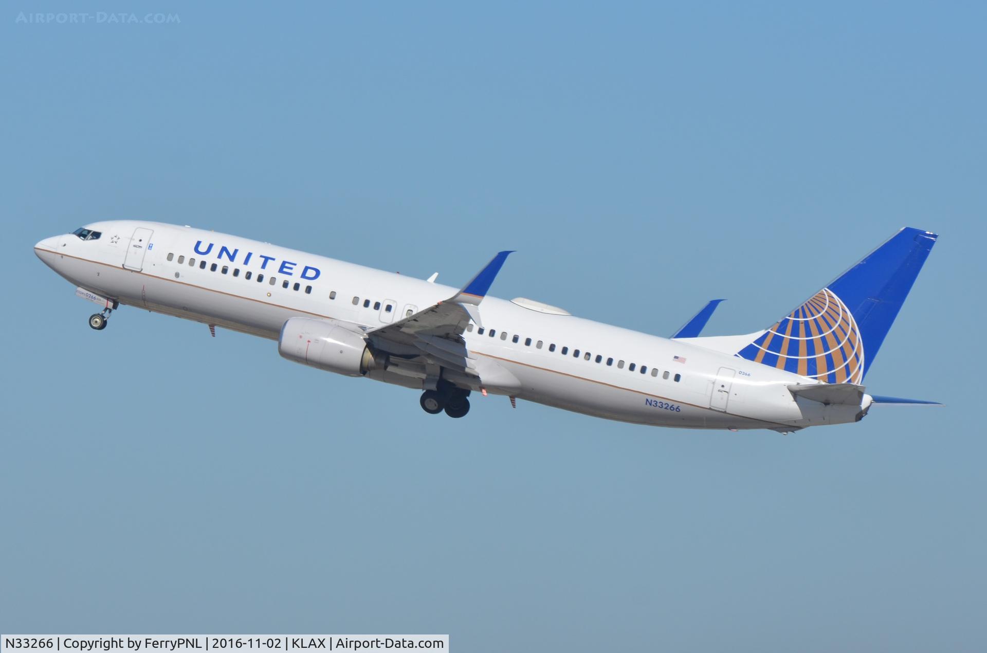 N33266, 2001 Boeing 737-824 C/N 32403, United B738 departing.