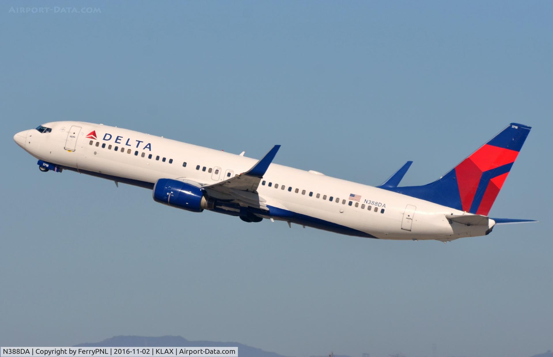 N388DA, 2000 Boeing 737-832 C/N 30375, Delta B738