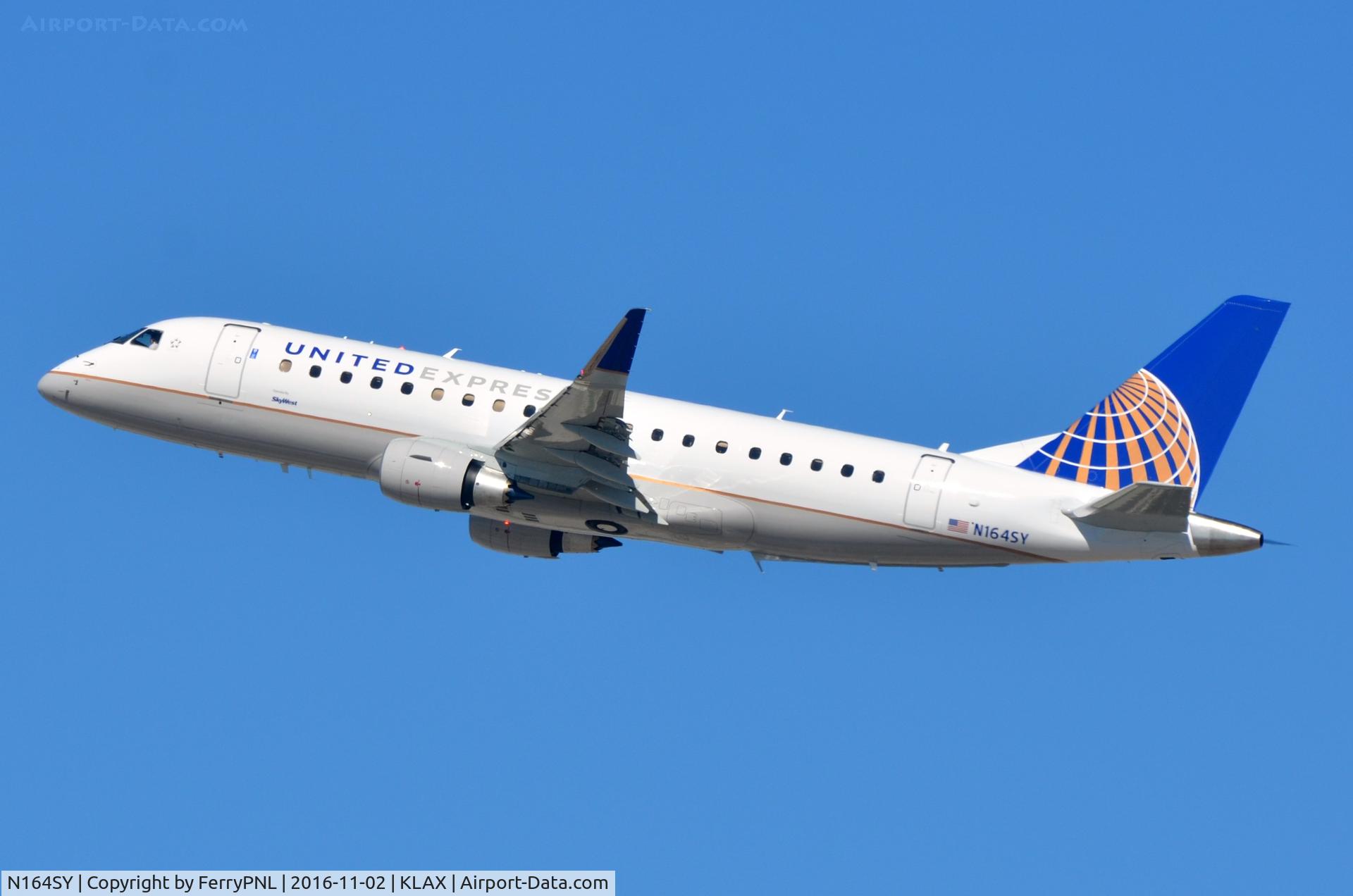 N164SY, 2016 Embraer 175LR (ERJ-170-200LR) C/N 17000603, Just over two weeks in service this ERJ175 operating for United Express.