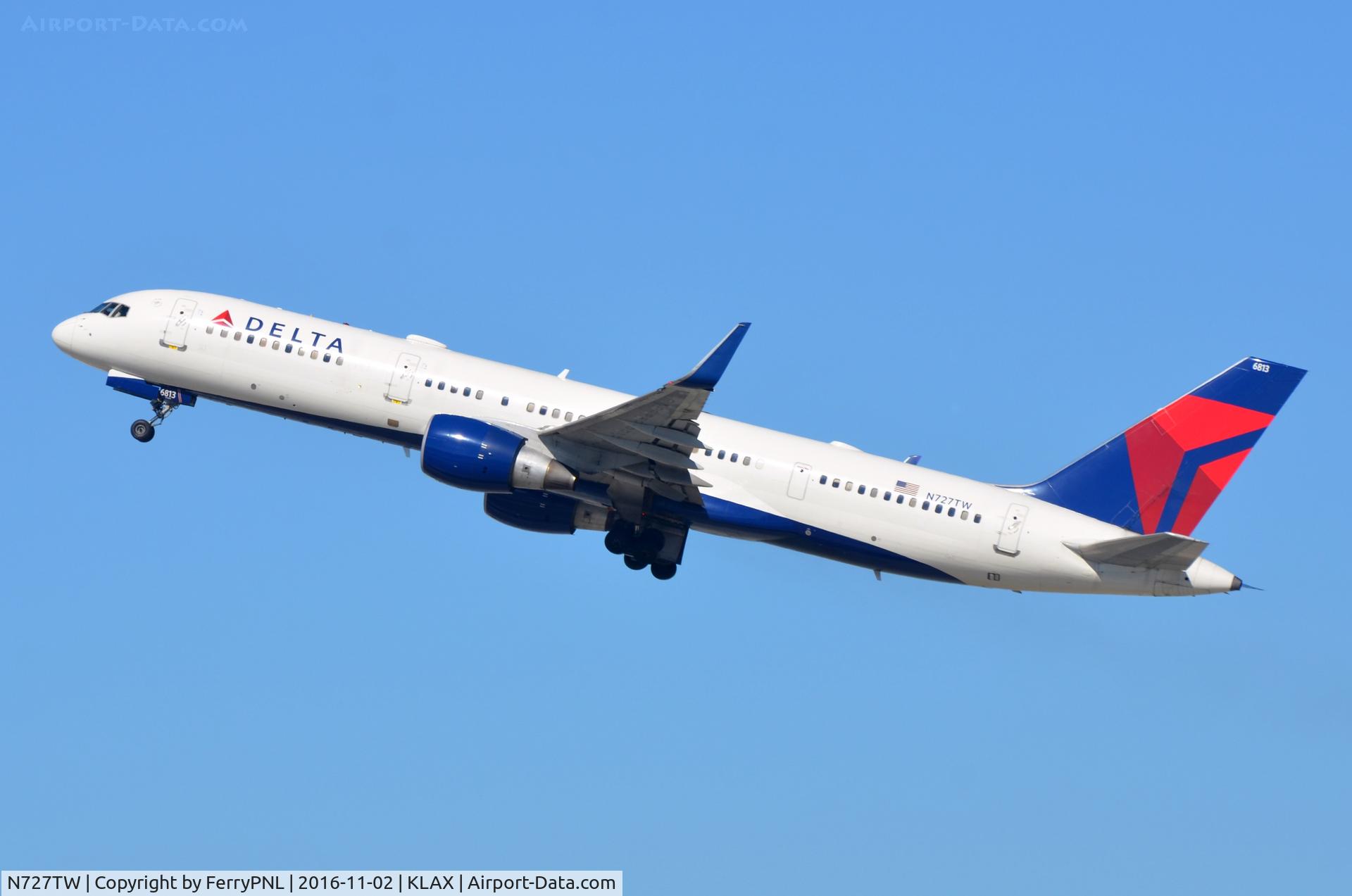 N727TW, 1999 Boeing 757-231 C/N 30340, Delta B752