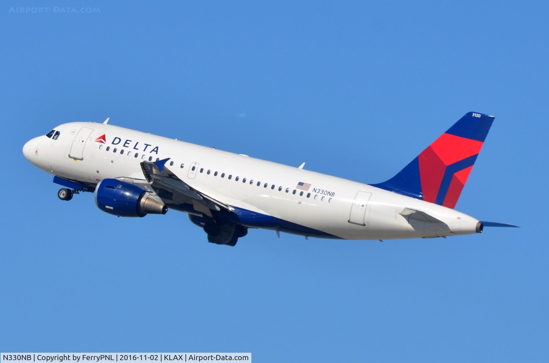 N330NB, 2001 Airbus A319-114 C/N 1549, Delta A319 departing.