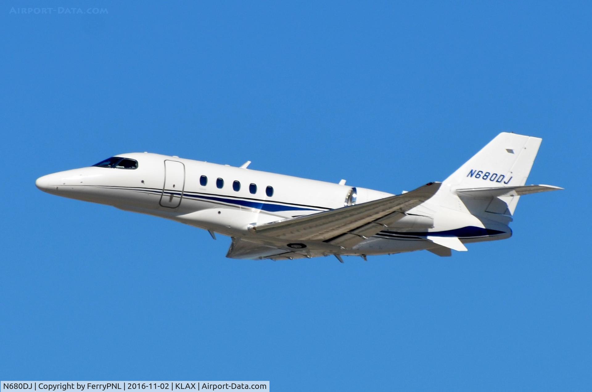 N680DJ, 2016 Cessna 680A Citation Latitude C/N 680A-0030, Ce680A Latitude taking-off.