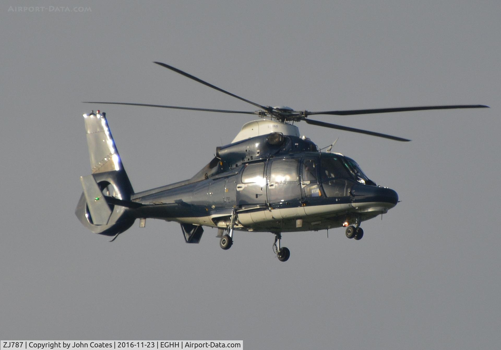 ZJ787, Eurocopter AS-365N-3 Dauphin AH.1 C/N 6824, On approach to 08