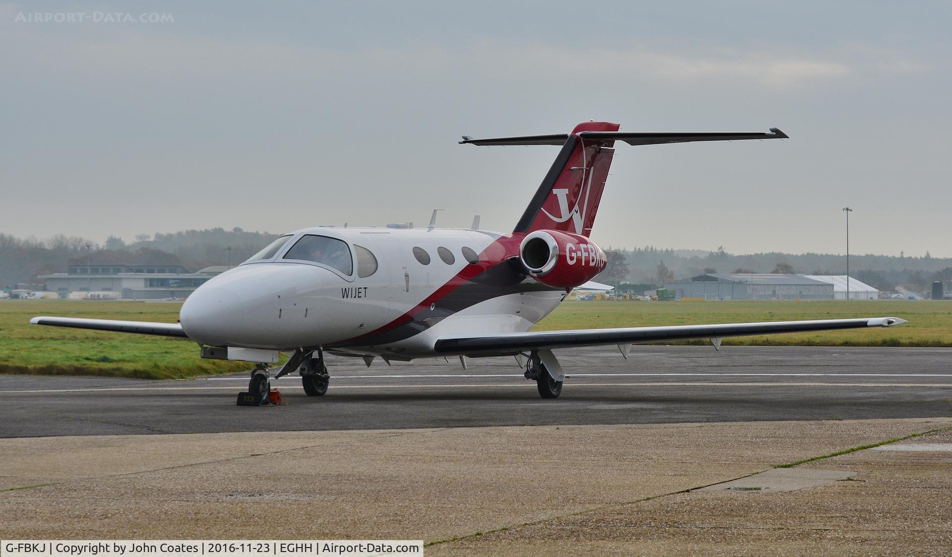 G-FBKJ, 2009 Cessna 510 Citation Mustang Citation Mustang C/N 510-0169, At Citation Centre