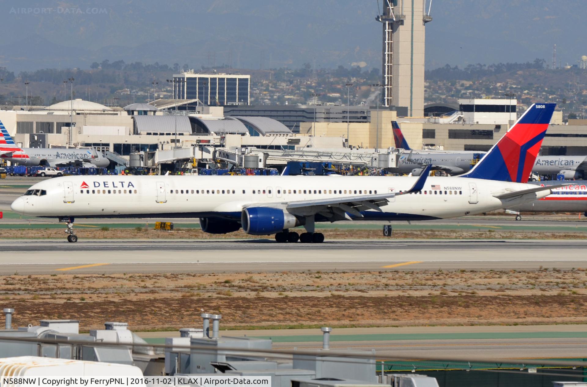 N588NW, 2003 Boeing 757-351 C/N 32988, Delta B753 just arrived.