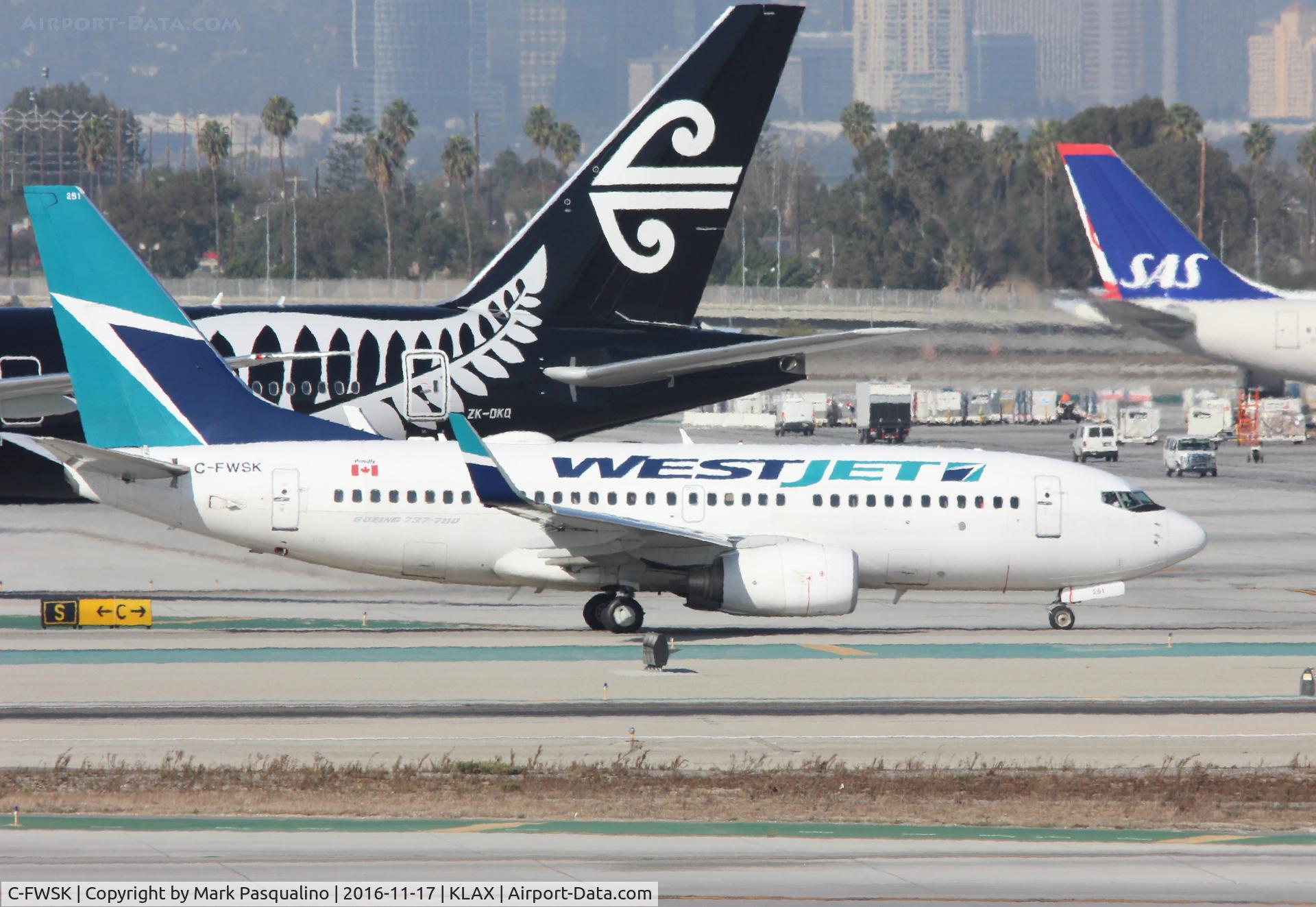 C-FWSK, 2008 Boeing 737-7CT C/N 36420, Boeing 737-700