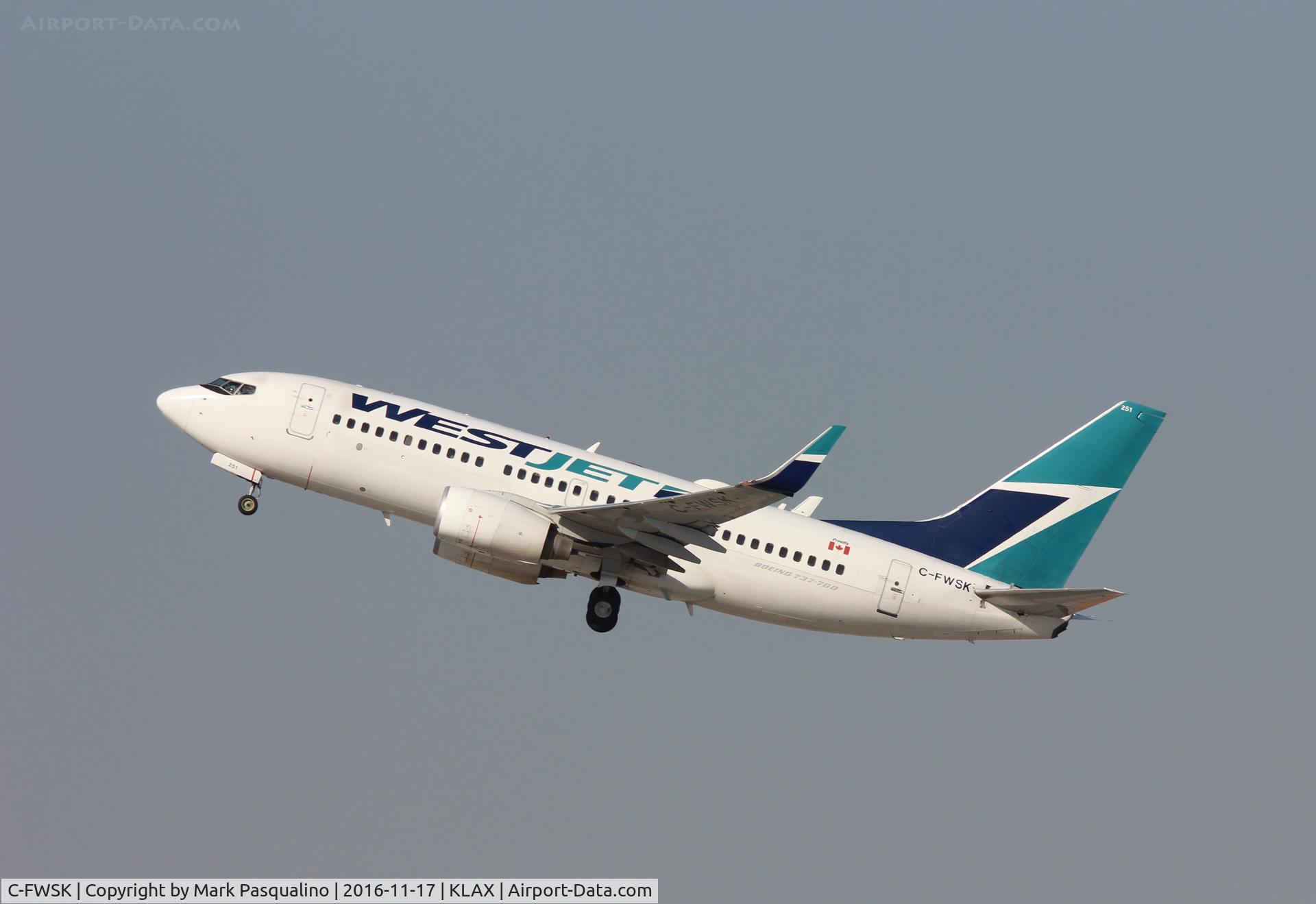 C-FWSK, 2008 Boeing 737-7CT C/N 36420, Boeing 737-700