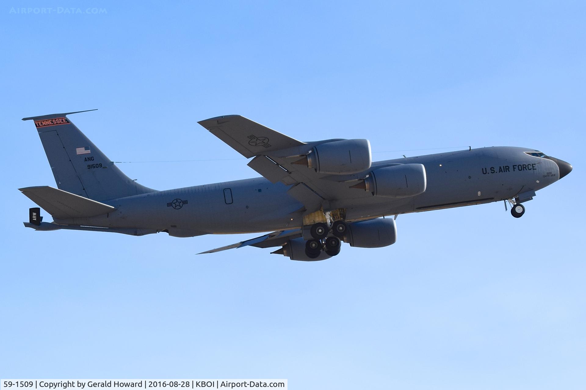 59-1509, 1960 Boeing KC-135R Stratotanker C/N 17997, Takeoff on RWY 10L. 134th ARW, Tennessee ANG.
