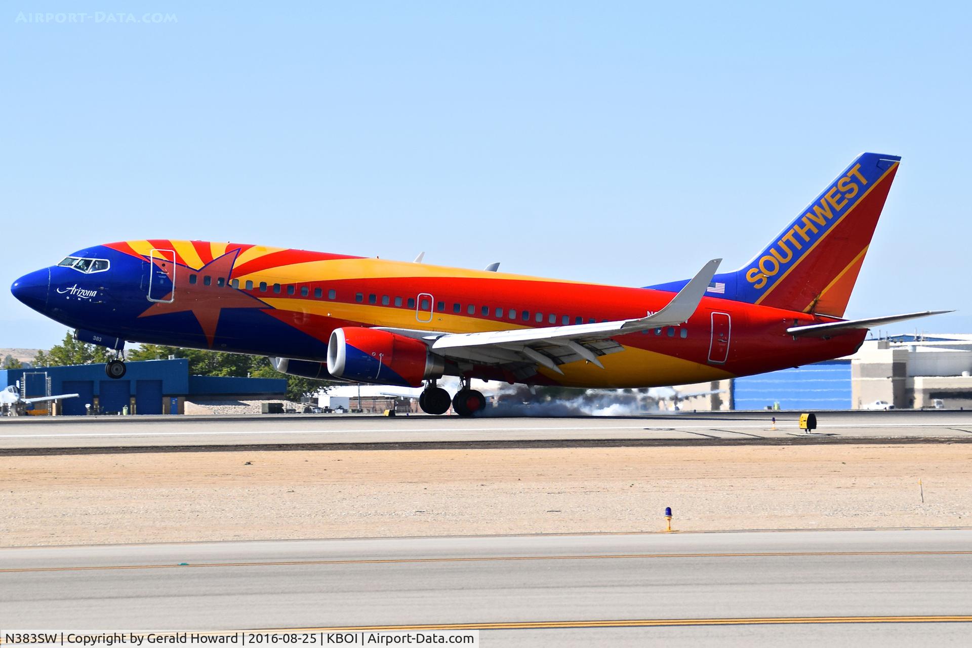N383SW, 1994 Boeing 737-3H4 C/N 26589, Landing RWY 10L.