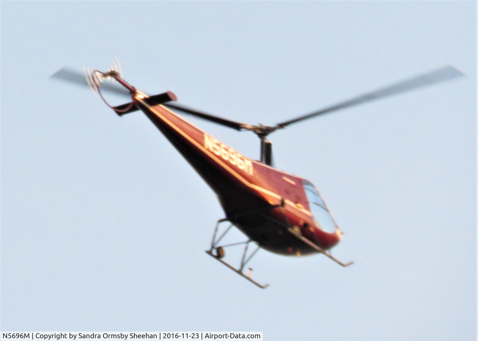 N5696M, 1980 Enstrom F-28C C/N 502-2, Flying Over Moriches Bay.
