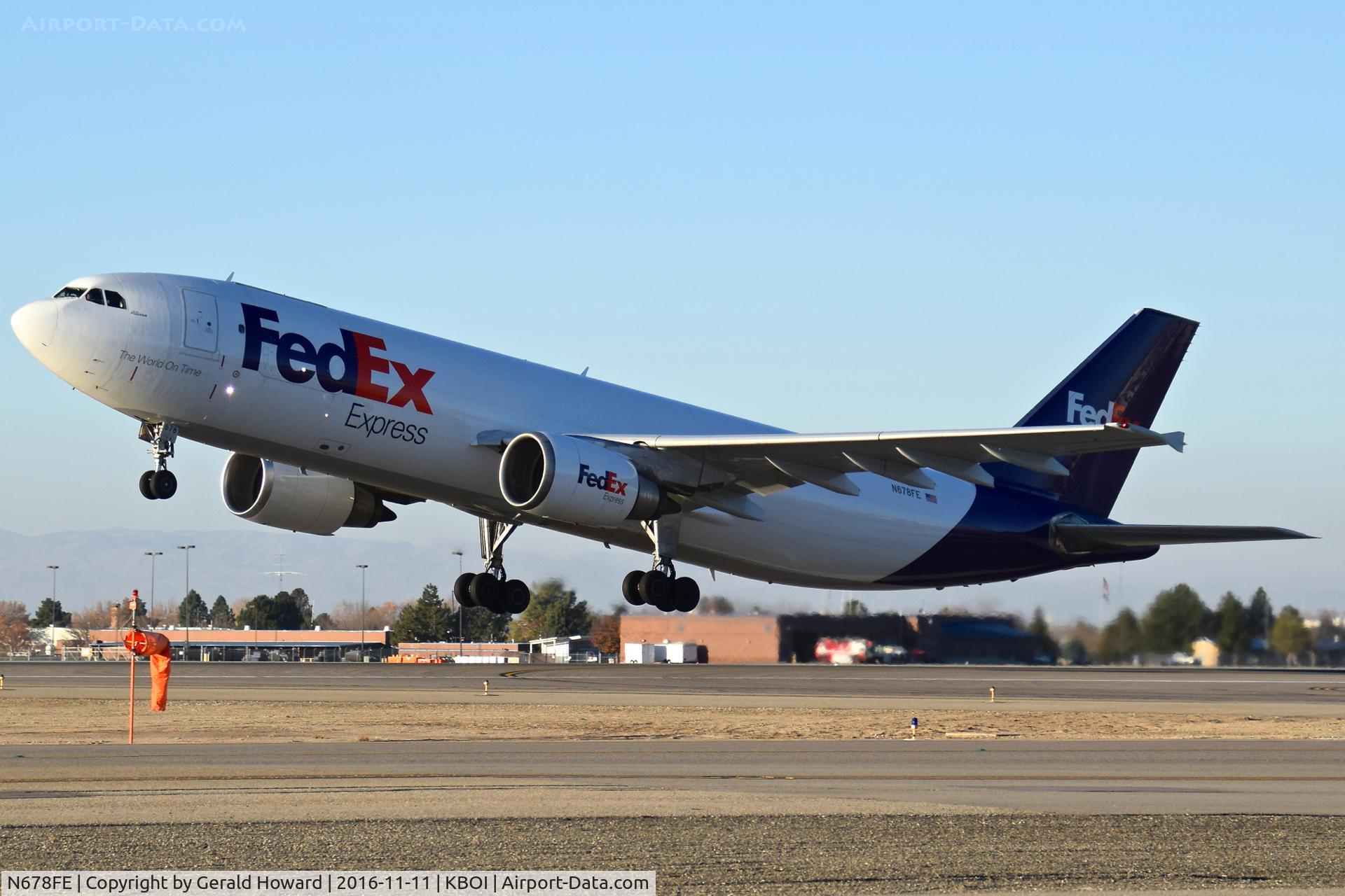 N678FE, 1998 Airbus A300F4-605R C/N 792, Departing RWY 10L.