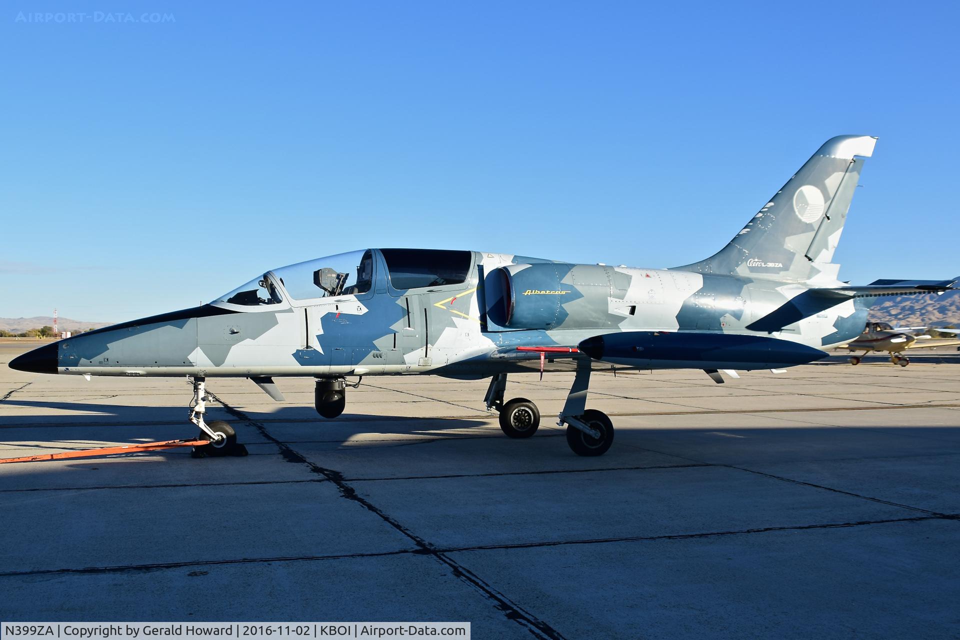 N399ZA, 1983 Aero L-39ZA Albatros C/N 332641, Parked for maintenance.