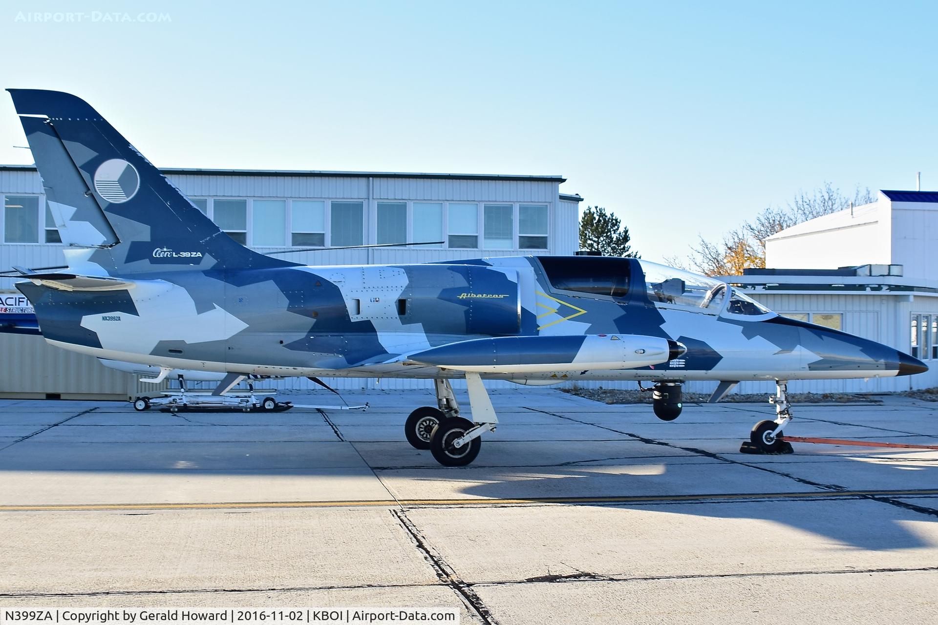 N399ZA, 1983 Aero L-39ZA Albatros C/N 332641, Parked for maintenance.