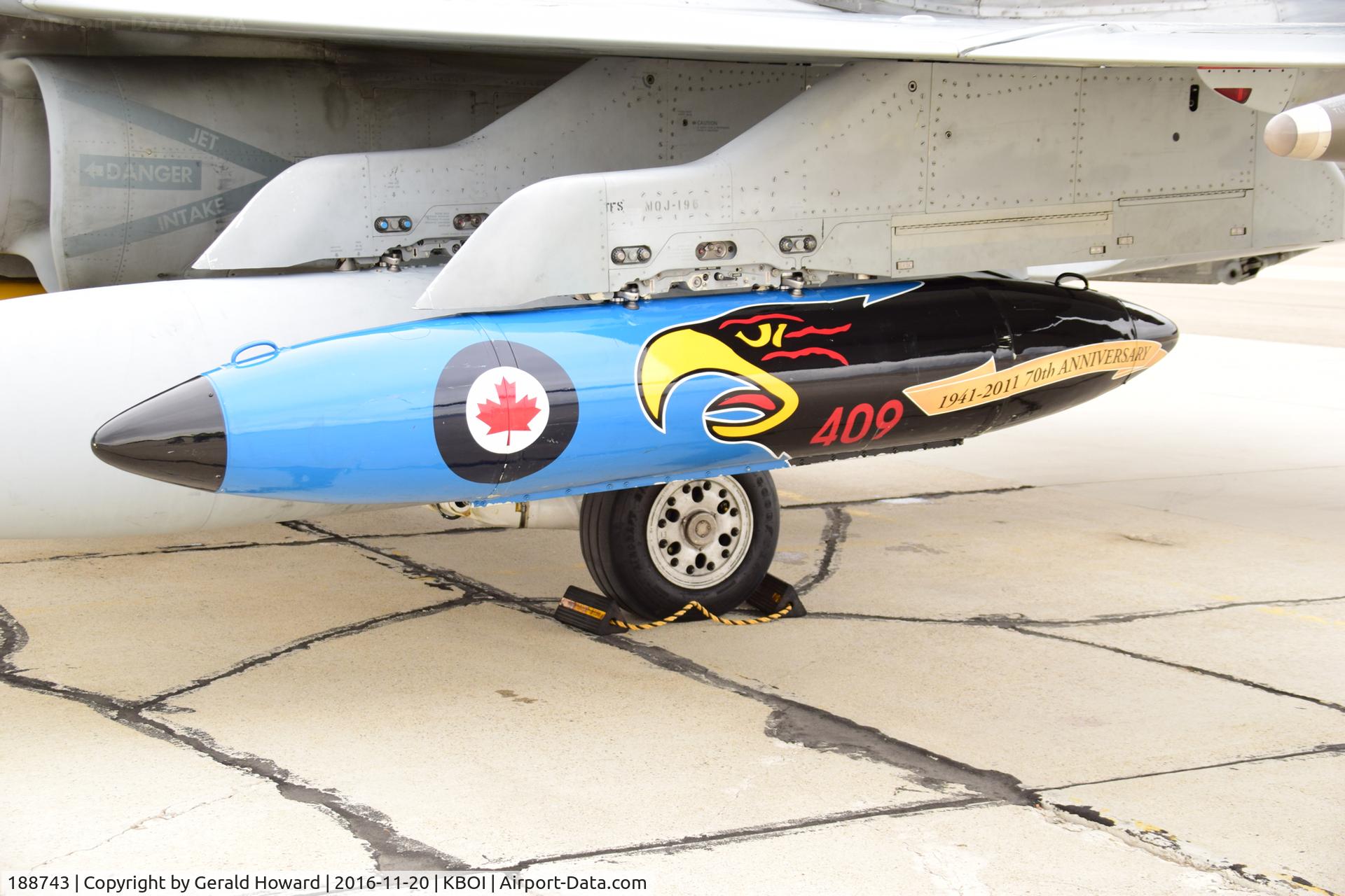 188743, McDonnell Douglas CF-188A Hornet C/N 0307, Logo on drop tank.