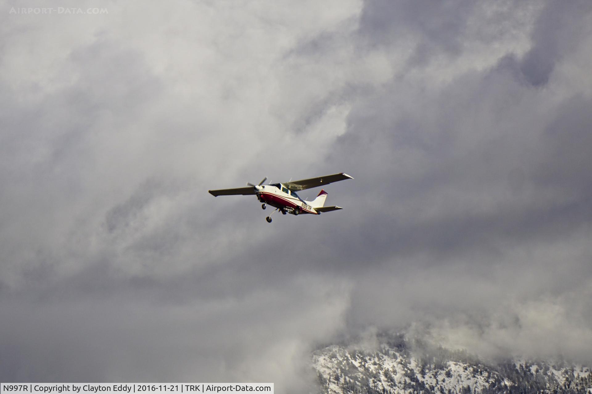 N997R, 1974 Cessna T210L Turbo Centurion C/N 21060386, Truckee Airport. 2016.