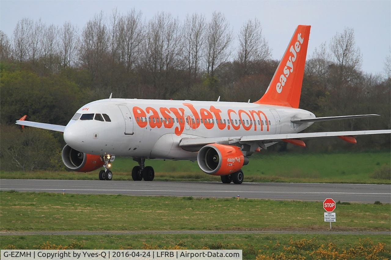 G-EZMH, 2003 Airbus A319-111 C/N 2053, Airbus A319-111, Ready to take off rwy 25L, Brest-Bretagne airport (LFRB-BES)