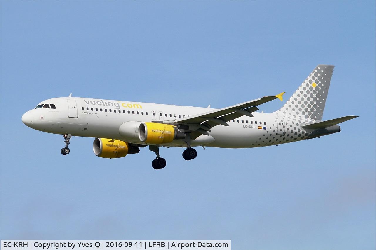 EC-KRH, 2008 Airbus A320-214 C/N 3529, Airbus A320-214, Short approach rwy 25L, Brest-Bretagne airport (LFRB-BES)