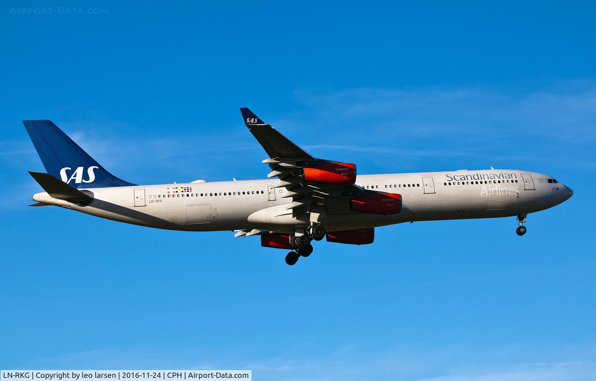 LN-RKG, 2001 Airbus A340-313X C/N 424, Copenhagen 24.11.16