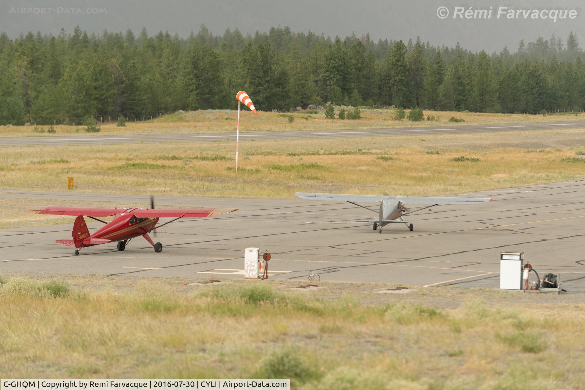 C-GHQM, 1947 Luscombe 8E Silvaire C/N 5123, Taxiing for take-off (left) with C-FGHF (right)