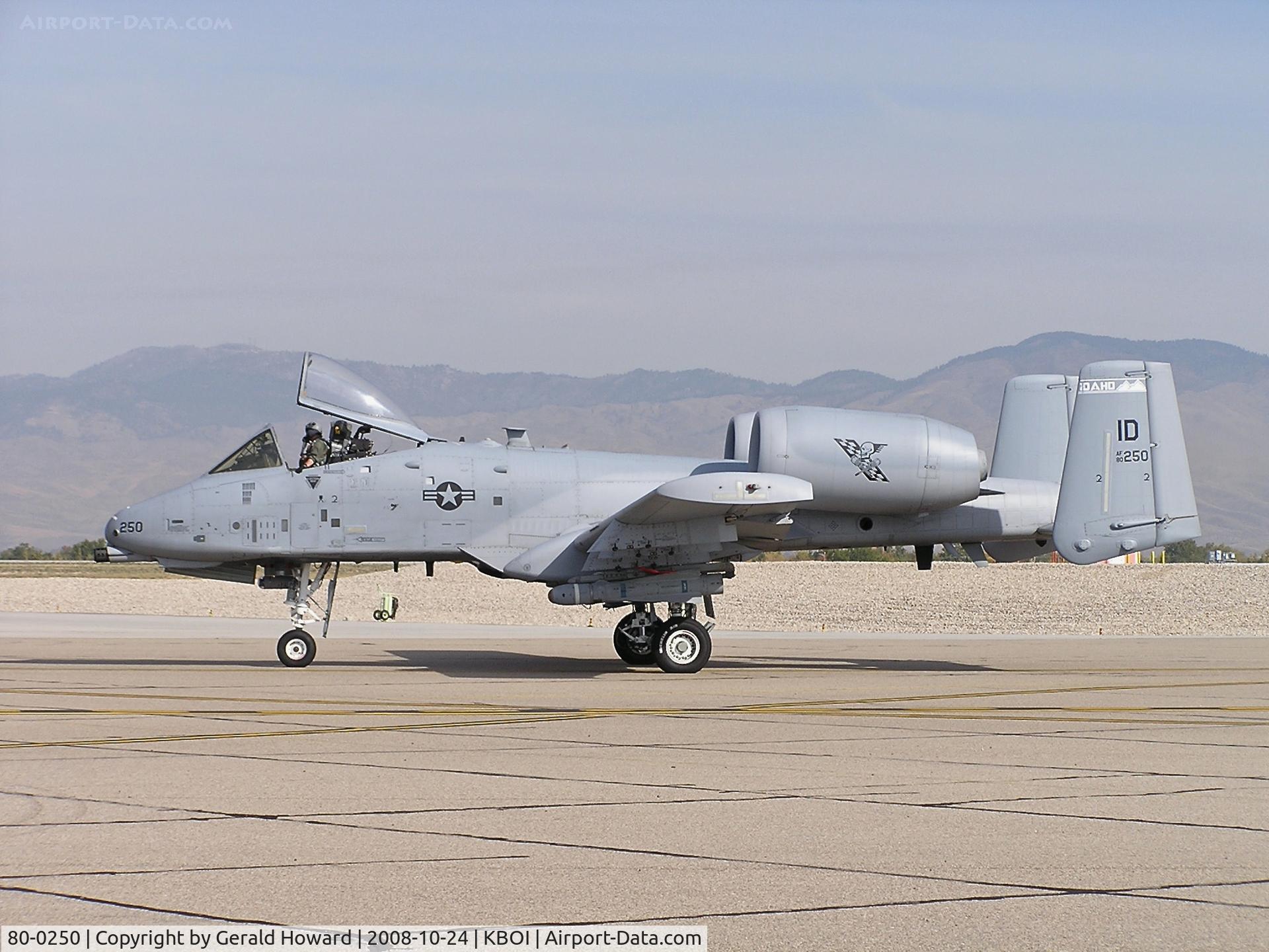 80-0250, 1980 Fairchild Republic A-10C Thunderbolt II C/N A10-0600, Leaving rearm pad for RWY 10R.